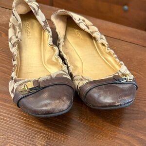 Coach Women's Brown and Beige Flats with Buckle Detail
